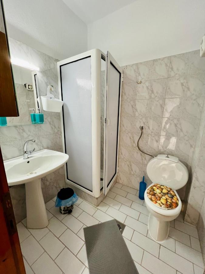 Atlantis Apartments Vrasná Esterno foto