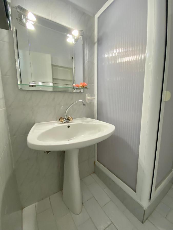 Atlantis Apartments Vrasná Esterno foto